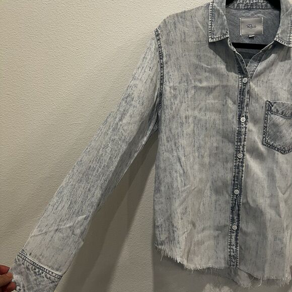 Rails Womens Ingrid Raw Hem Button Down Shirt Long Sleeve Chambray Acid Wash M - Picture 4 of 9
